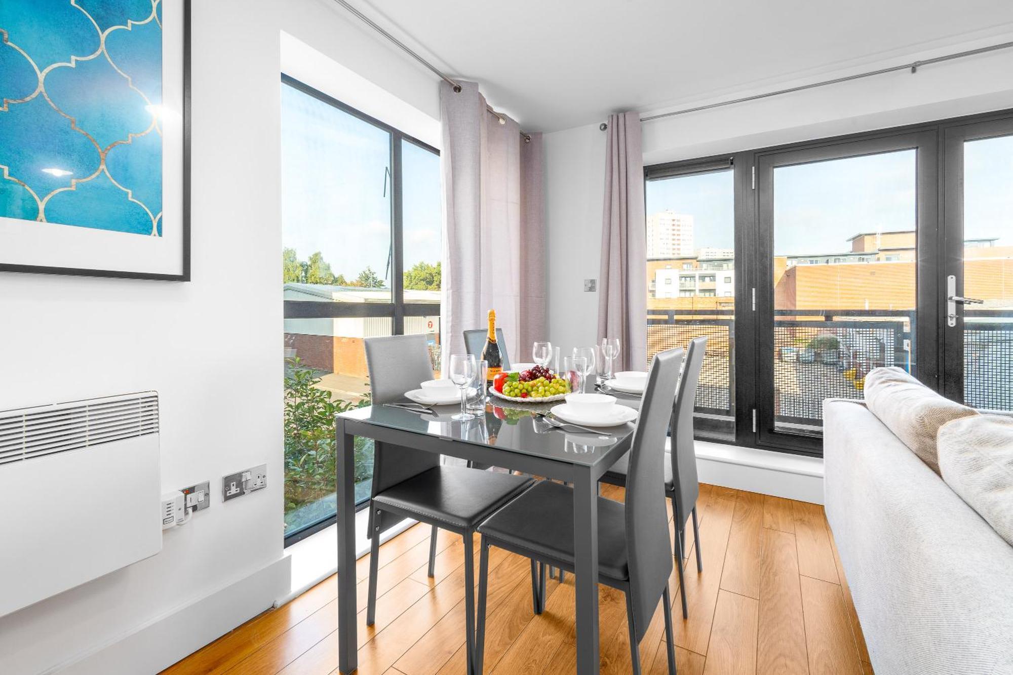 Stylish Birmingham City Centre - 2 Bed - Secure Parking - 5Ac מראה חיצוני תמונה
