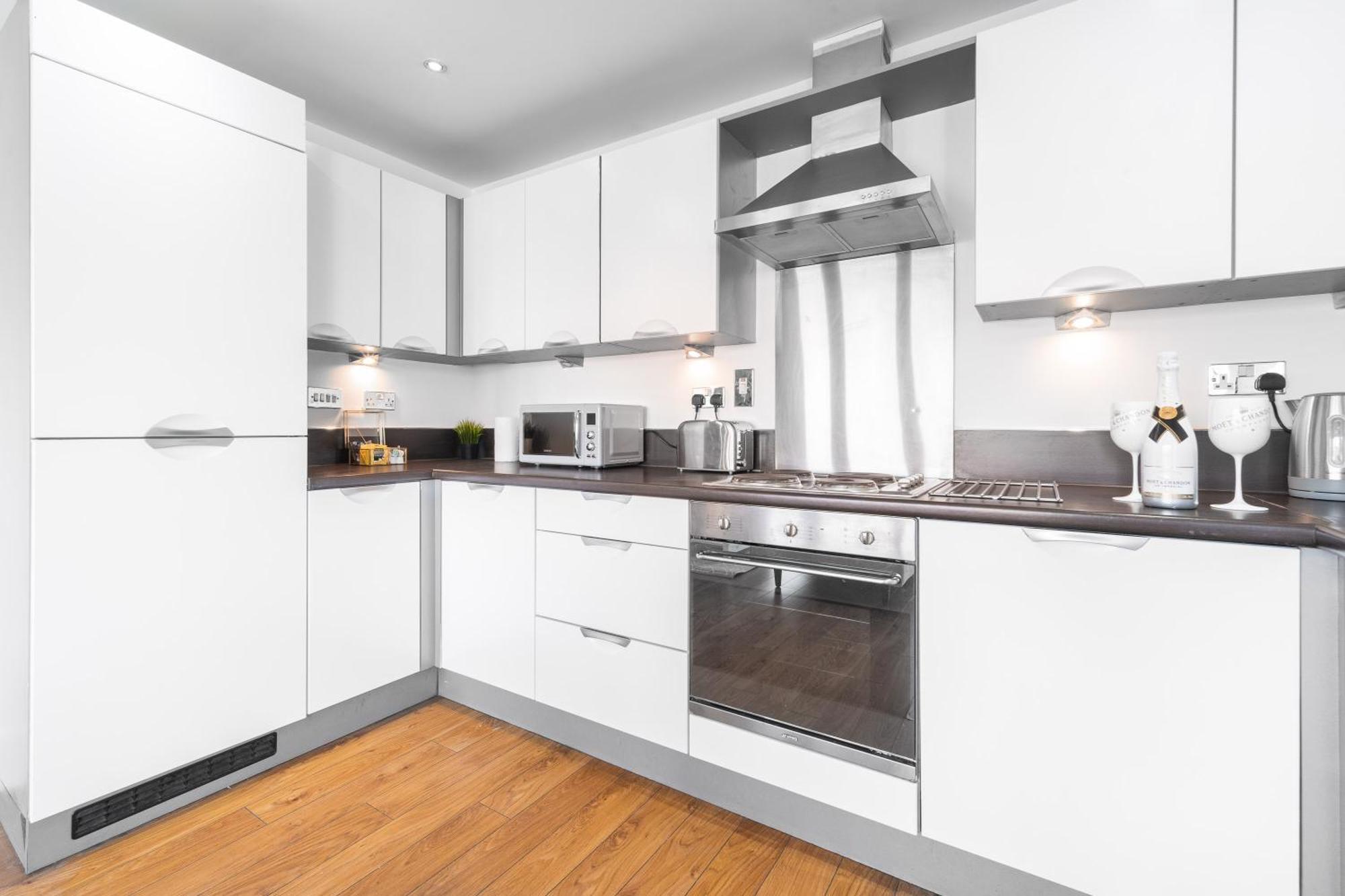 Stylish Birmingham City Centre - 2 Bed - Secure Parking - 5Ac מראה חיצוני תמונה