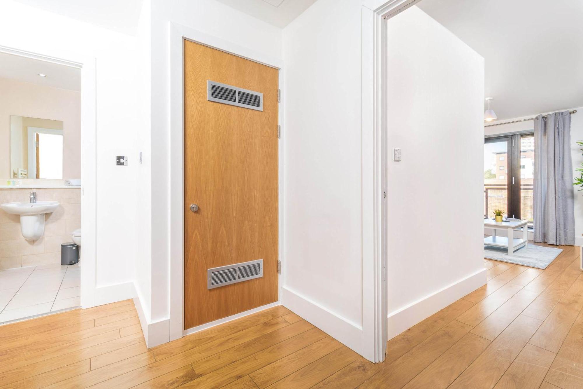 Stylish Birmingham City Centre - 2 Bed - Secure Parking - 5Ac מראה חיצוני תמונה